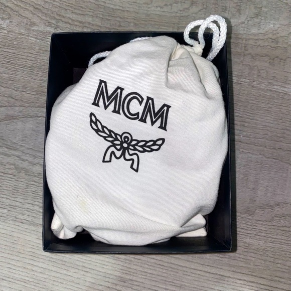 Reversible MCM Belt - Picture 3 of 3